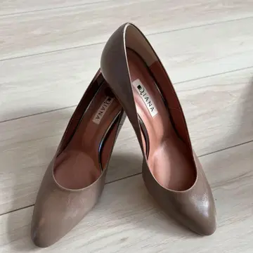 Diana 브라운 하이힐 스틸레토