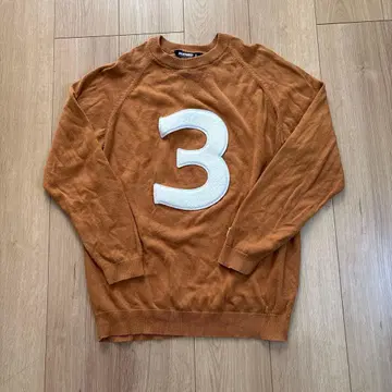 UNDEFEATED 브라운 맨투맨 S 숫자 3