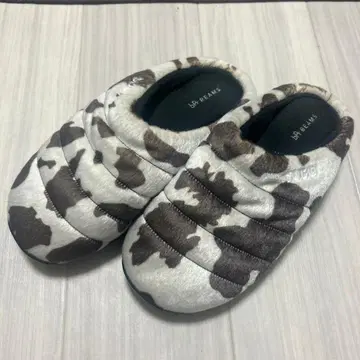 [초레어] BEAMS&SUBU 소 패턴 겨울용 슬리퍼