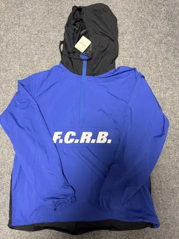 F.C.R.B. 후드 부착 자켓 S