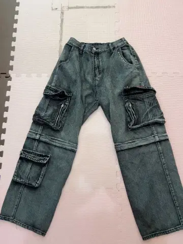 스터드 장식 데님 카고 팬츠