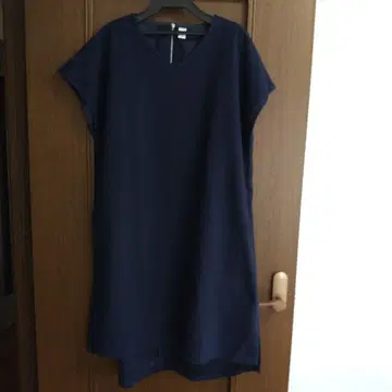 네이비 V넥 원피스