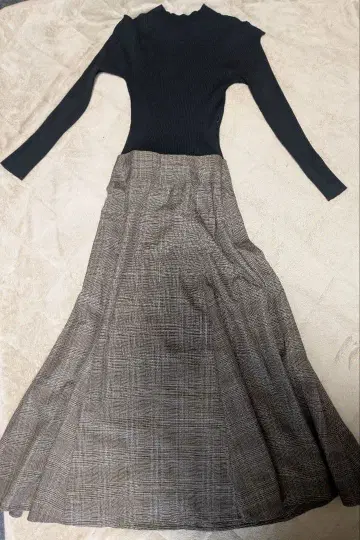 미라 오웬 블랙 니트 체크 무늬 롱 원피스