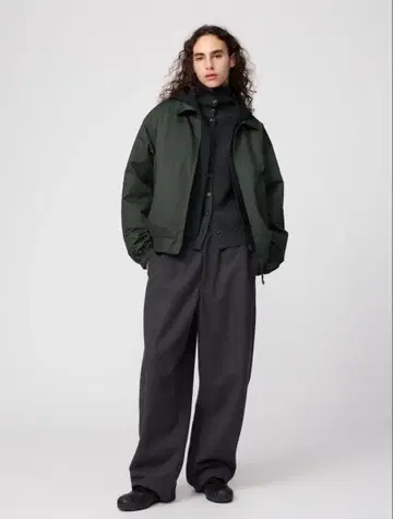 유니클로 U UNIQLOU 퍼프 테크 숏 블루종