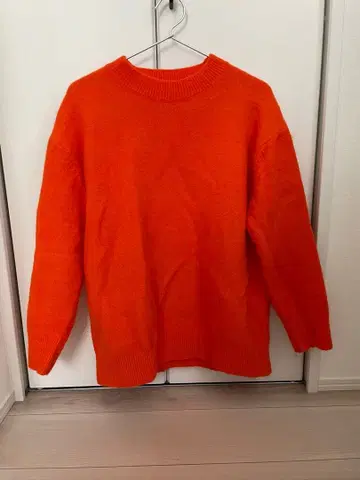 ZARA 오렌지 니트