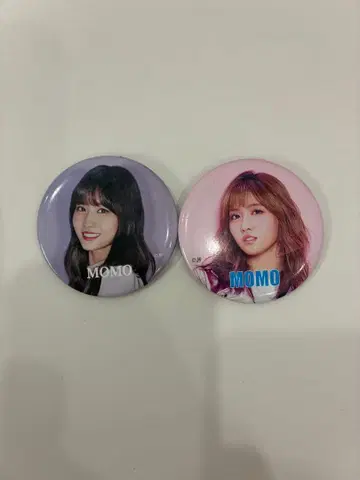 MOMO 캔뱃지 2개 세트