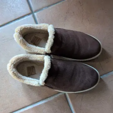 브라운 스웨이드 어그 부츠