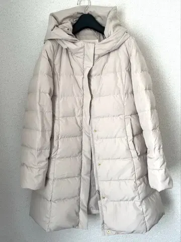 Ray BEAMS 후드 부착 롱 다운 자켓 베이지