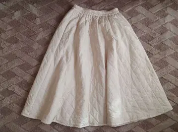 따뜻한! 아이보리 퀼팅 스커트