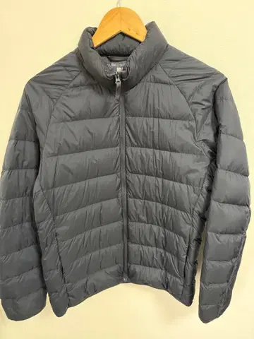 유니클로 울트라 라이트 다운 M 네이비 경량