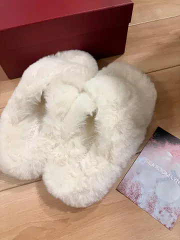 Searoomlynn 룸 샌들