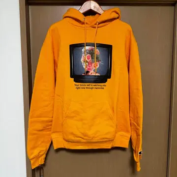 Champion x PLEASURES 오렌지 그래픽 후드티