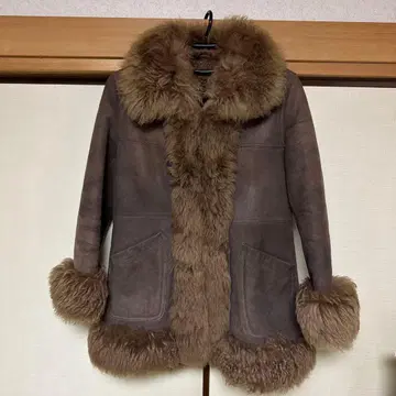 브라운 무스탕 코트