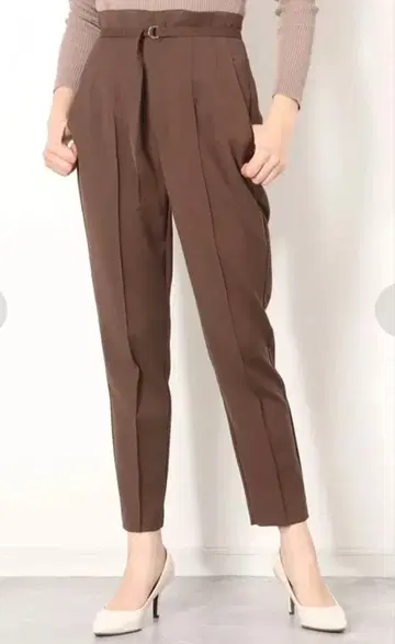 Apuweiser-riche 슬림 테이퍼트 팬츠 미사용 새상품