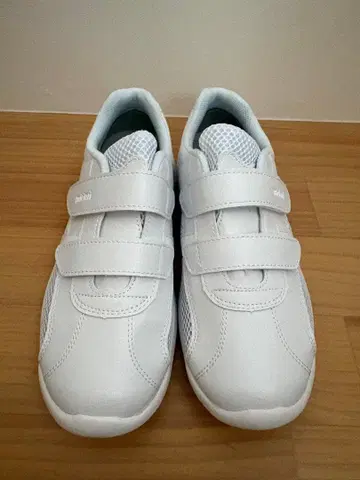 화이트 벨크로 스트랩 실내용 신발