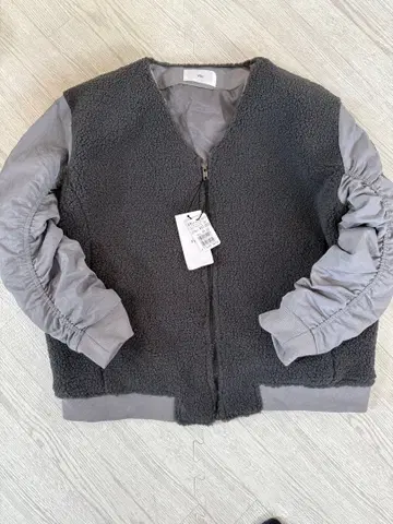 택 포함 미사용 새상품 vin 애쉬 그레이 보아 자켓