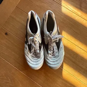 미즈노 모렐리아 II 축구화