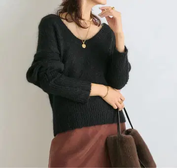 [ 여성스러운 실루엣 ] 알파카 U넥 니트