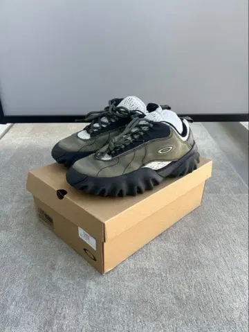 Oakley x braindead chop saw US6.5