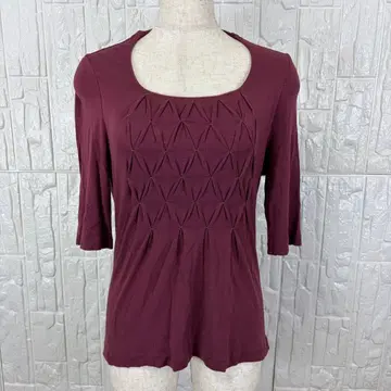 구축미가 돋보이는 디자인 Sybilla 시빌라 티셔츠 [ i30 ]