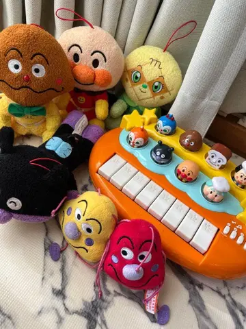 호빵맨 봉제 인형과 키보드 세트