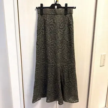 INED 올리브 그린 레이스 스커트