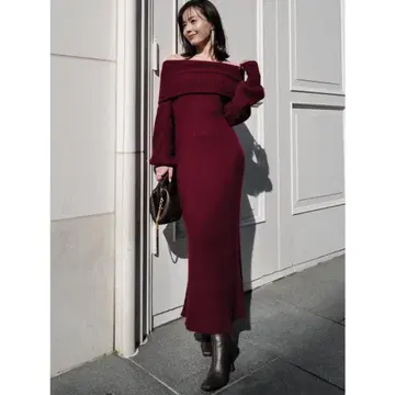 오프숄더 버건디 리브 니트 원피스