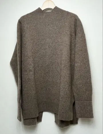 새상품 BRAHMIN 브라 하이넥 야크 니트 25AW