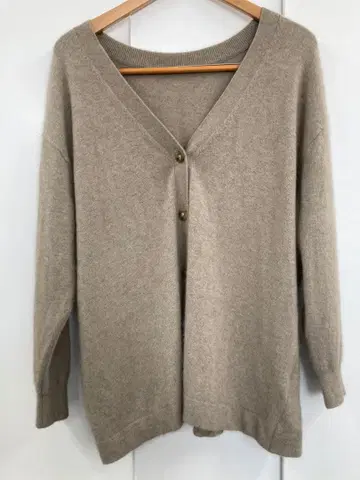 [새상품급] 스튜디오 클립 V넥 가디건 긴팔 베이지 계열