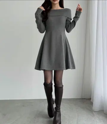 오프숄더풍 스퀘어넥 미니 니트 원피스