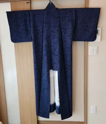미사용 새상품 재단 완료 여성용 코몬 기모노 네이비 컬러