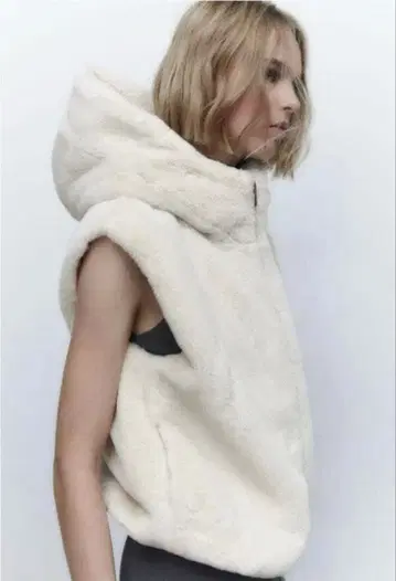 [ 새상품급 ] ZARA 인조 모피 베스트 XS