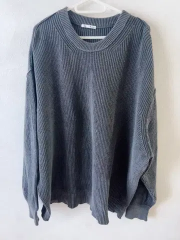 GU 리브 그레이 긴팔 스웨터