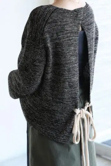 unfil 백 오픈 니트 [연말 세일]