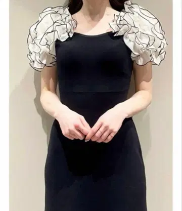 스나이델 인트리케이트 프릴 콤비 니트 원피스