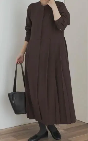 다크 브라운 긴팔 원피스 M 사이즈