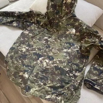 THE NORTH FACE 카모플라쥬 마운틴 파카