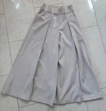 어도어 ADORE 롱 와이드 가우초 양 사이드 포켓