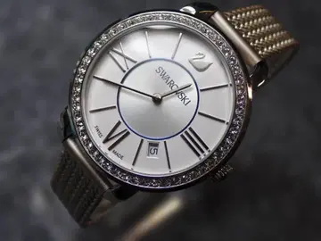 SWAROVSKI 메탈 마그넷 메쉬 벨트 2침+DATE 새상품급 작동