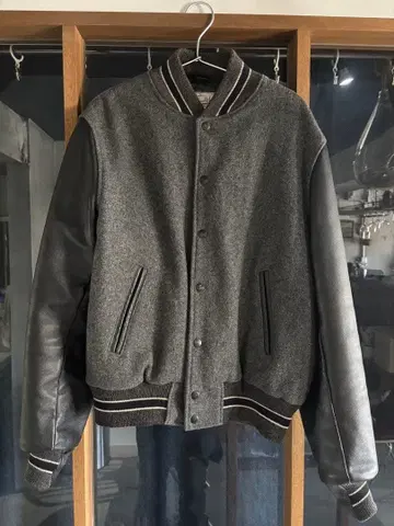 울 가죽 바시티 자켓 그레이 블랙