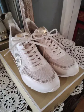 MICHAEL KORS 마이클코어스 메쉬 스니커즈 8M 25cm