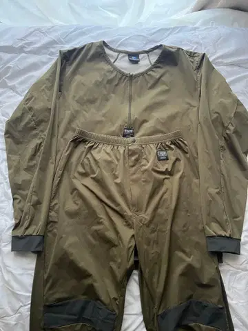 finetrack 올리브 지퍼 달린 긴팔 상하의