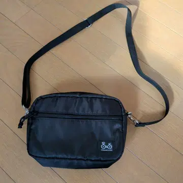 기나시 사이클 미니 숄더백 심플 블랙