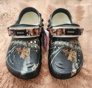 Crocs 카모 패턴 클로그 샌들 w6/m8