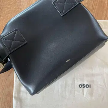 OSOI 블랙 숄더백