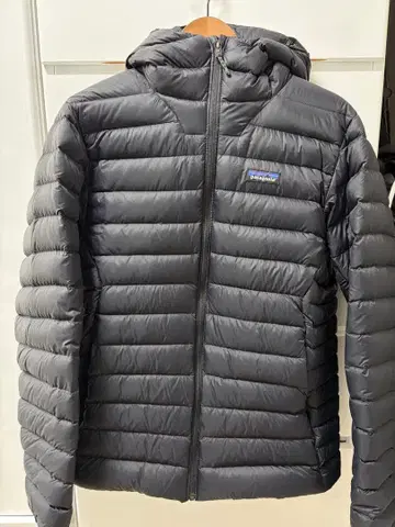 파타고니아 다운 스웨터 후디 블랙 구스다운 M