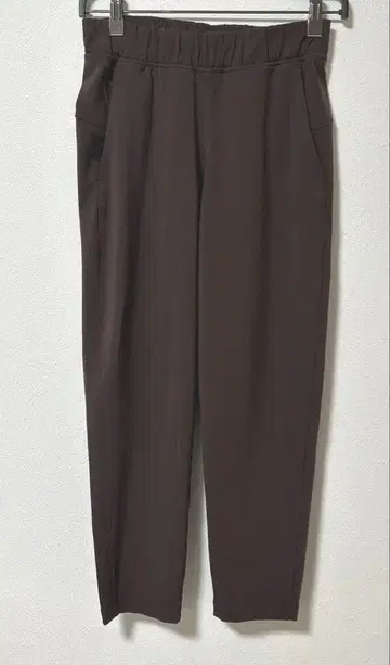 룰루레몬 슬림핏 풀온 미드라이즈 팬츠