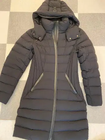 Mackage 블랙 다운 자켓 M 사이즈