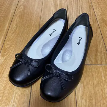 AcureZ 블랙 플랫슈즈 리본 포함