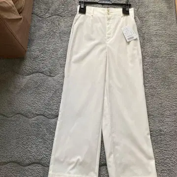 치카사키 스포티프 화이트 와이드 팬츠 새상품